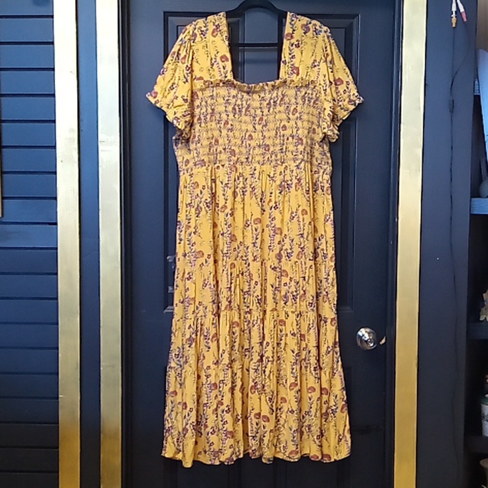 Pretty yellow flowered dress